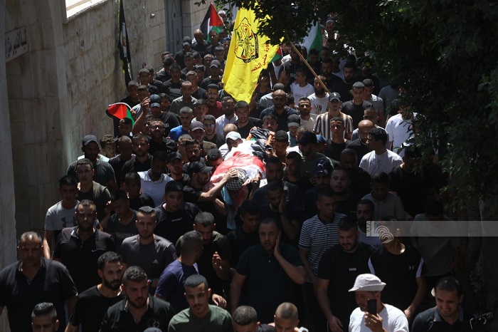 تشييع جثمان الشهيد الطفل عثمان عاطف أبو خرج (17 عاما ) في بلدة الزبابدة جنوب جنين (تصوير: عدي دعيبس/وفا)